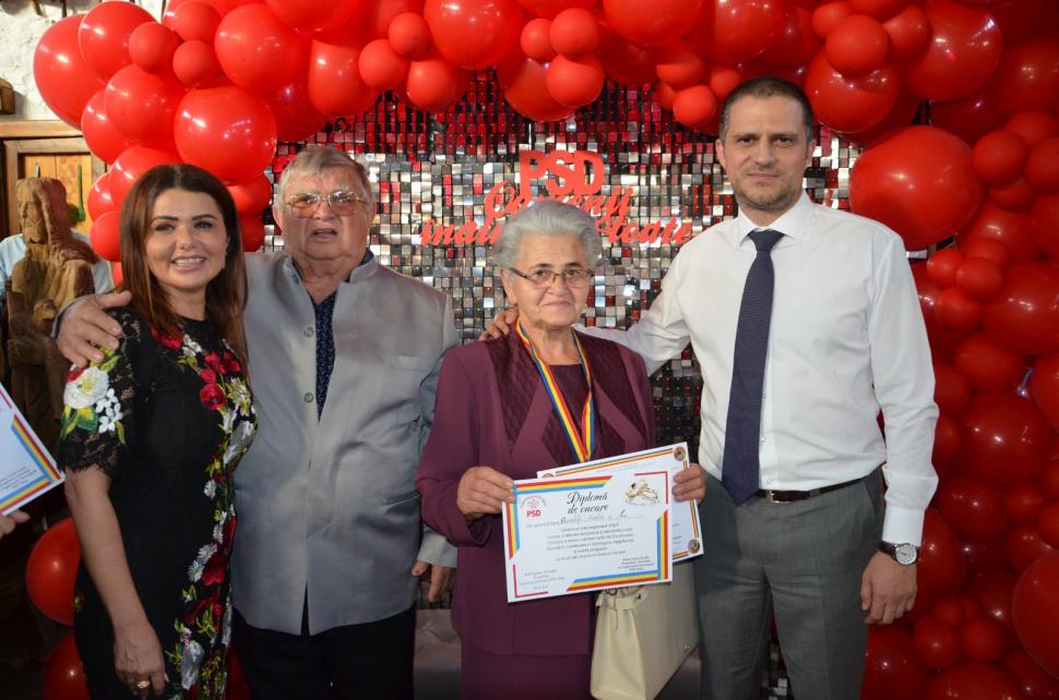 PSD Sibiu a organizat Nunta de Aur pentru 56 de cupluri. Slujba a fost oficiată de Mitropolitul Ardealului 794517