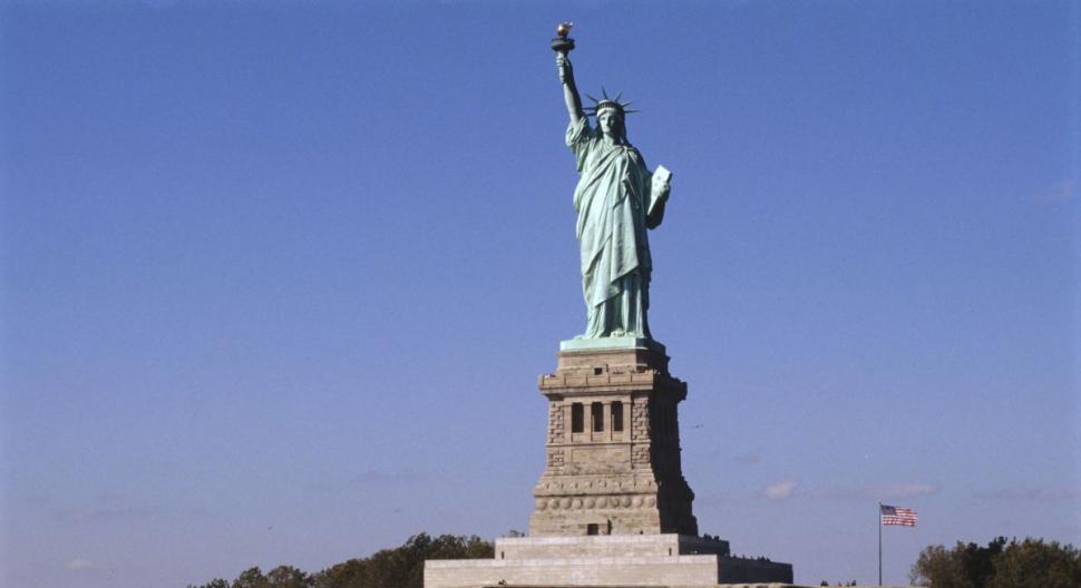 Statuia Libertății își pune coroana la dispoziția turiștilor, pentru prima dată de la declanșarea pandemiei 794406