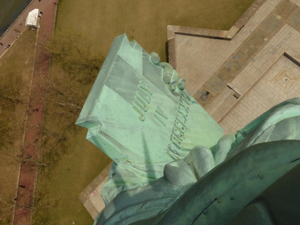 Statuia Libertății își pune coroana la dispoziția turiștilor, pentru prima dată de la declanșarea pandemiei 794425