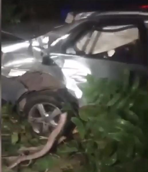 Un bărbat s-a filmat când a intrat intenţionat cu maşina în faţa trenului, în Lugoj 794836