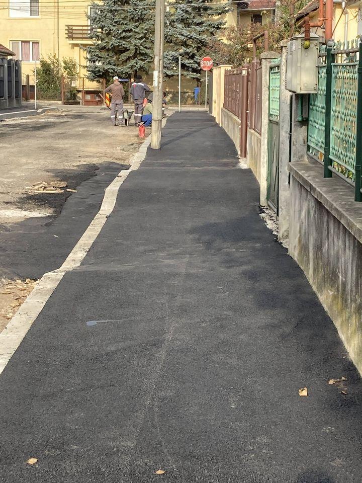 Un bărbat din Lugoj primeşte bani în fiecare zi de la primărie din cauza unor lucrări prost executate 794821