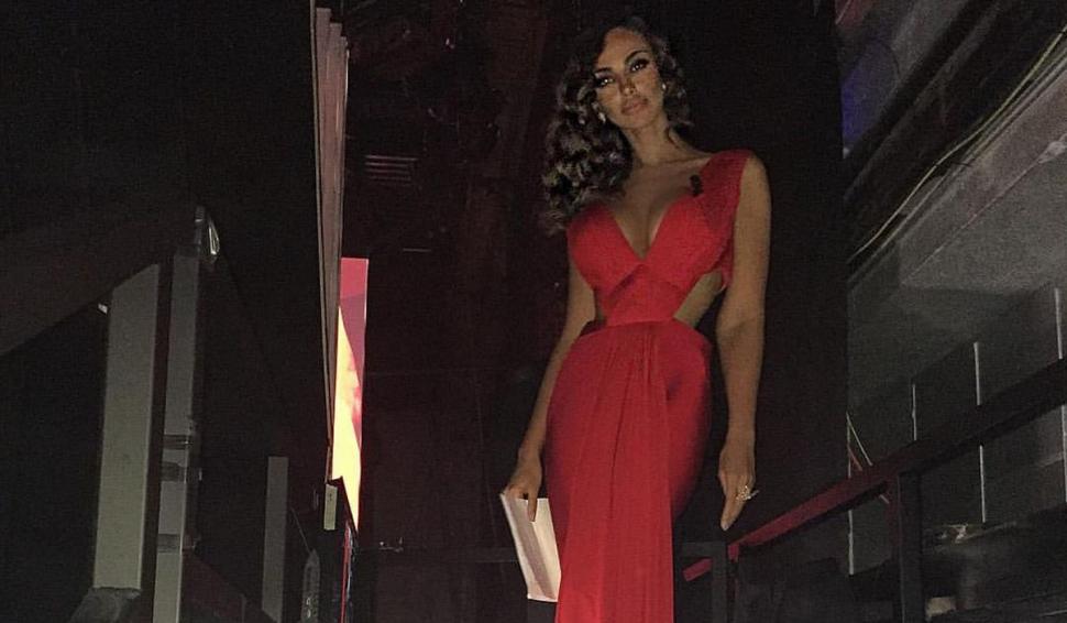 Ştii cine e fetiţa din imagine? Azi a ajuns cea mai frumoasă româncă după care întorc capul mulţi străini 794416