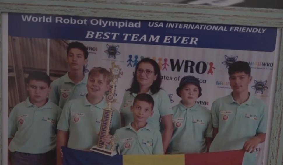 Tinerii români care au obţinut primele locuri la Olimpiada mondială de robotică