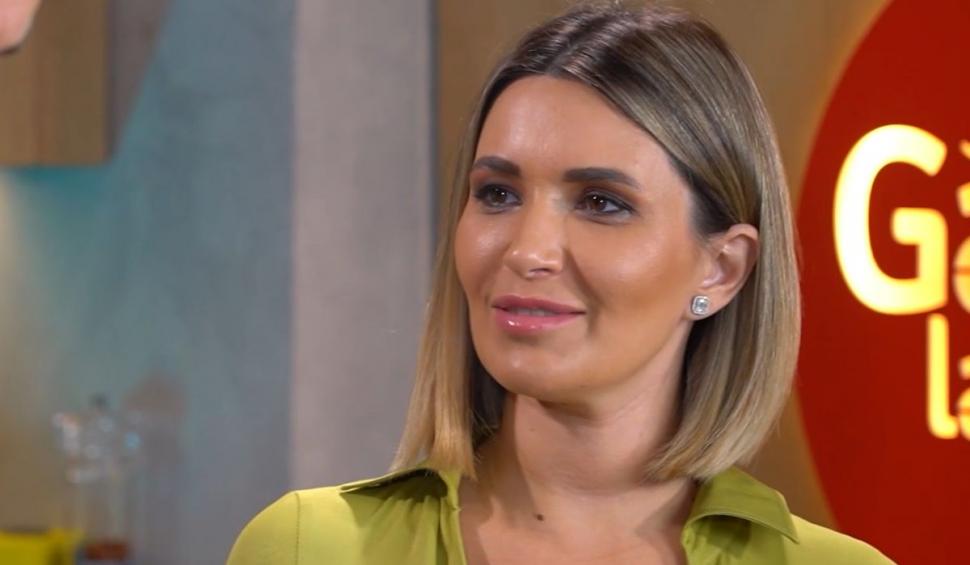 Miros de zahăr ars şi scorţişoară în ediţia 6 "Gătit la costum", sezonul 3. Ela Crăciun, invitatul special din bucătăria lui Ştefan Lungu 794661