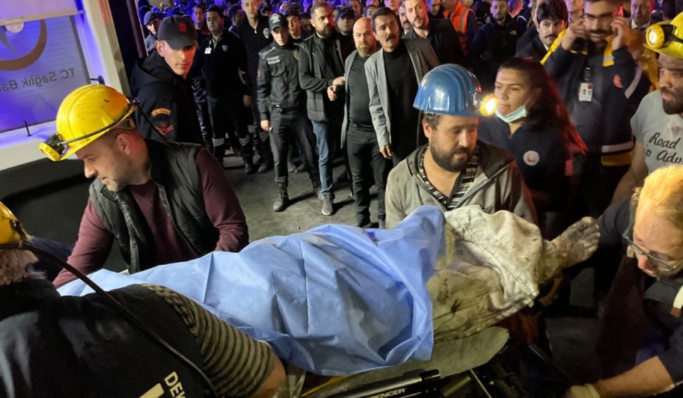 Zeci de morţi după o explozie într-o mină din nordul Turciei. Zeci de mineri sunt încă blocaţi în subteran
