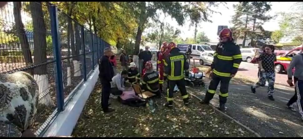 Un şofer de Uber şi două cliente, mama şi fiică, au ajuns la spital după un accident în Bucureşti 795140