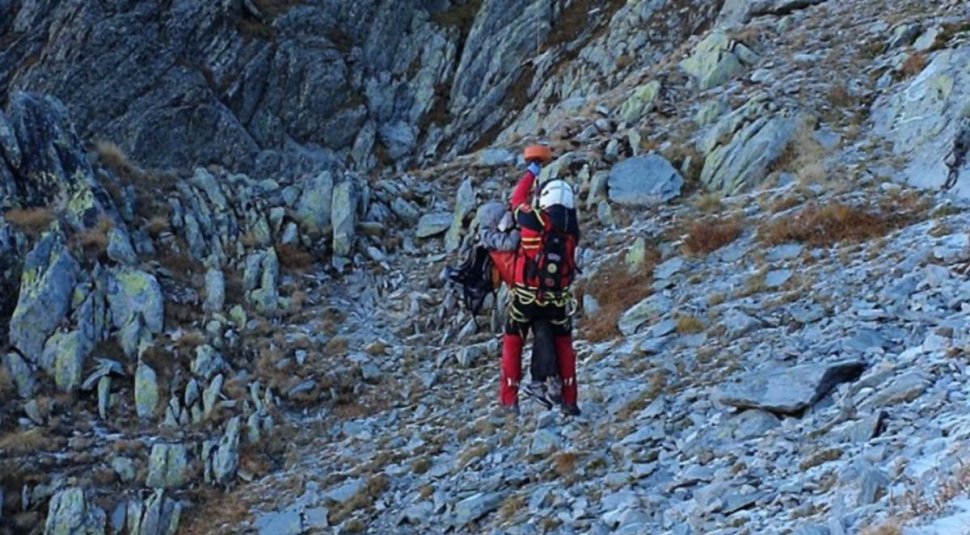 Un tânăr de 26 de ani a murit în Masivul Retezat, după ce a alunecat și a căzut 100 de metri