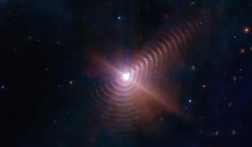 "Amprentă" în spațiu, surprinsă de telescopul James Webb. Fenomenul cosmic care are loc o dată la opt ani