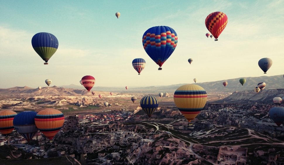 Balon cu aer cald, prăbușit în Cappadocia, cu 30 de oameni la bord. Doi turiști spanioli au murit, alți trei au fost răniți