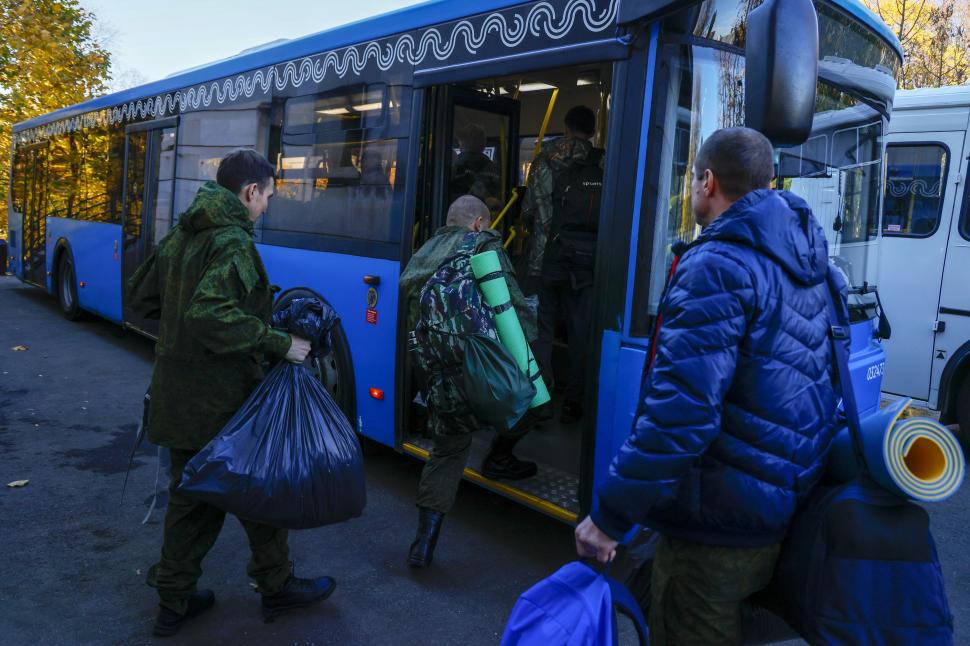 Moscova, pustiită de bărbați din cauza mobilizării, tremură după decretul lui Putin 795697