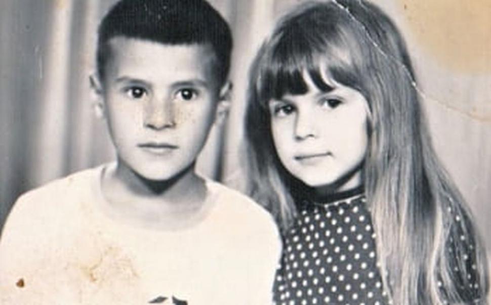 Recunoşti fetiţa? Azi a ajuns una dintre cele mai sexy şi controversate femei din România 794972