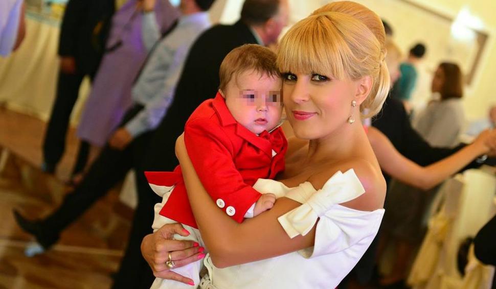 Recunoşti fetiţa? Azi a ajuns una dintre cele mai sexy şi controversate femei din România 794986