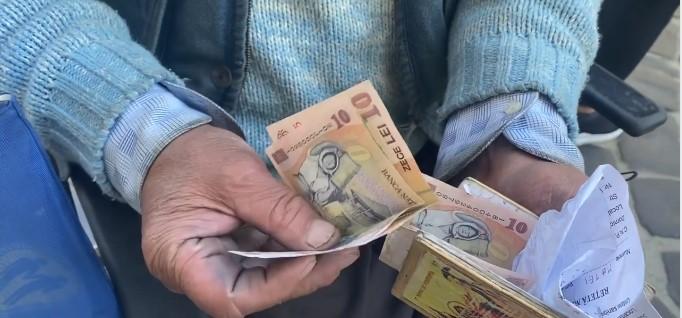 Apel cu lacrimi în ochi al unui pensionar în scaun cu rotile: "Măriţi pensia sau daţi-mi piciorul înapoi ca să mă pot descurca" 795861