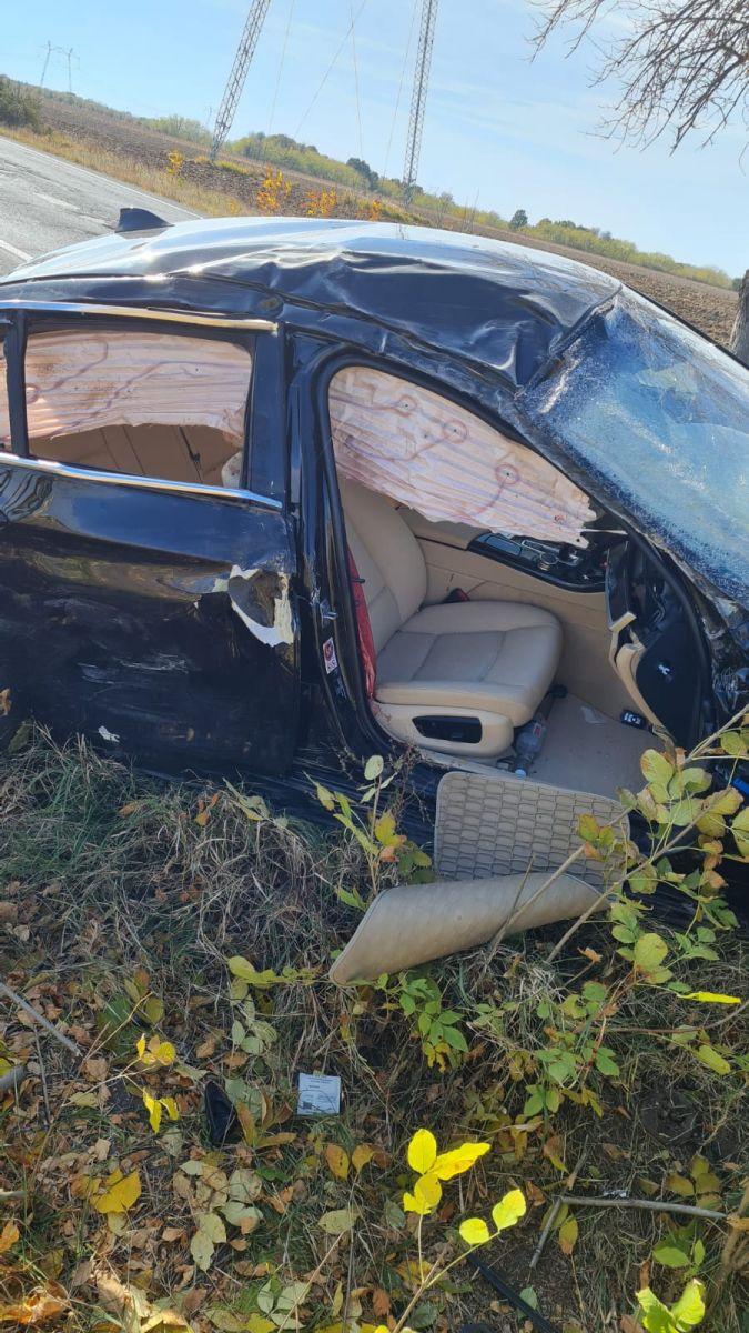 Grav accident rutier în apropiere de Piteşti, după o depăşire ratată. Cinci răniţi, un bărbat şi-a pierdut braţul 796118