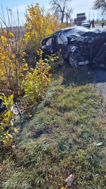 Grav accident rutier în apropiere de Piteşti, după o depăşire ratată. Cinci răniţi, un bărbat şi-a pierdut braţul 796119