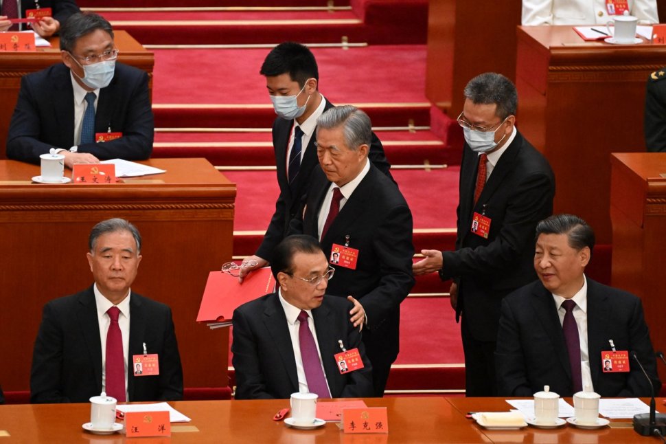 Fostul președinte chinez Hu Jintao, scos afară de la congresul Partidului Comunist Chinez