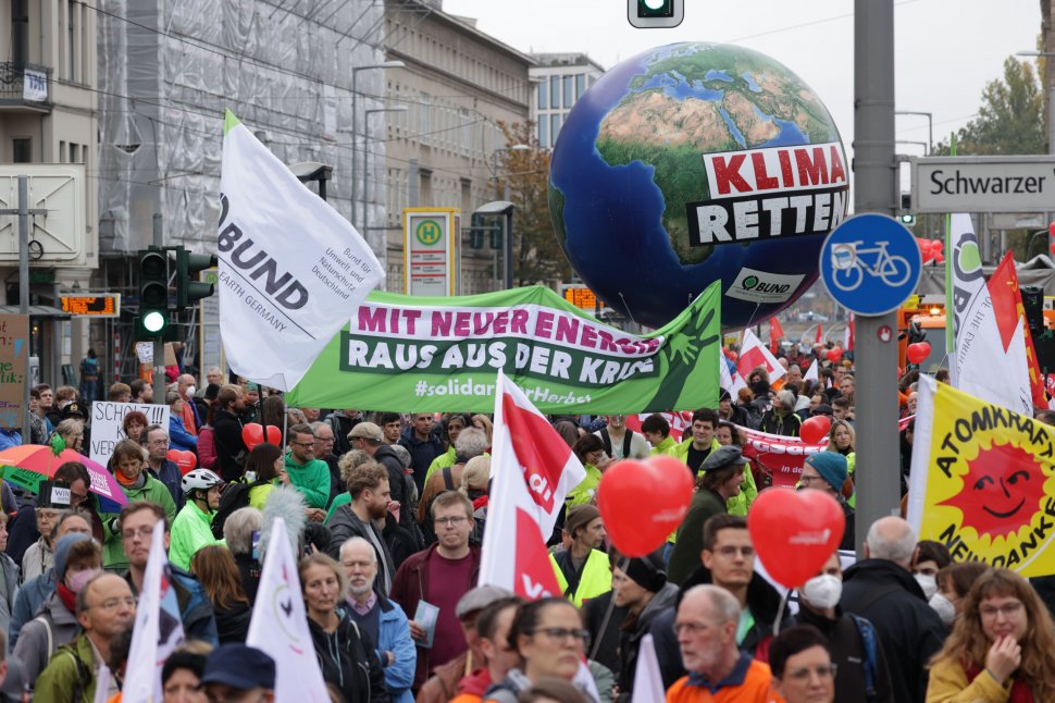 Zeci de mii de persoane protestează în Germania cerând solidaritate în criza energiei | "Sunt milionari care spun că vor să plătească mai mult"