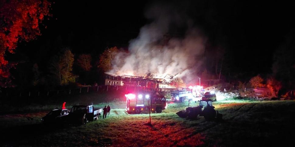 Incendiu la o anexă a Mănăstirii Bistrița din Neamţ. Pompierii au luptat 18 ore cu flăcările 796250