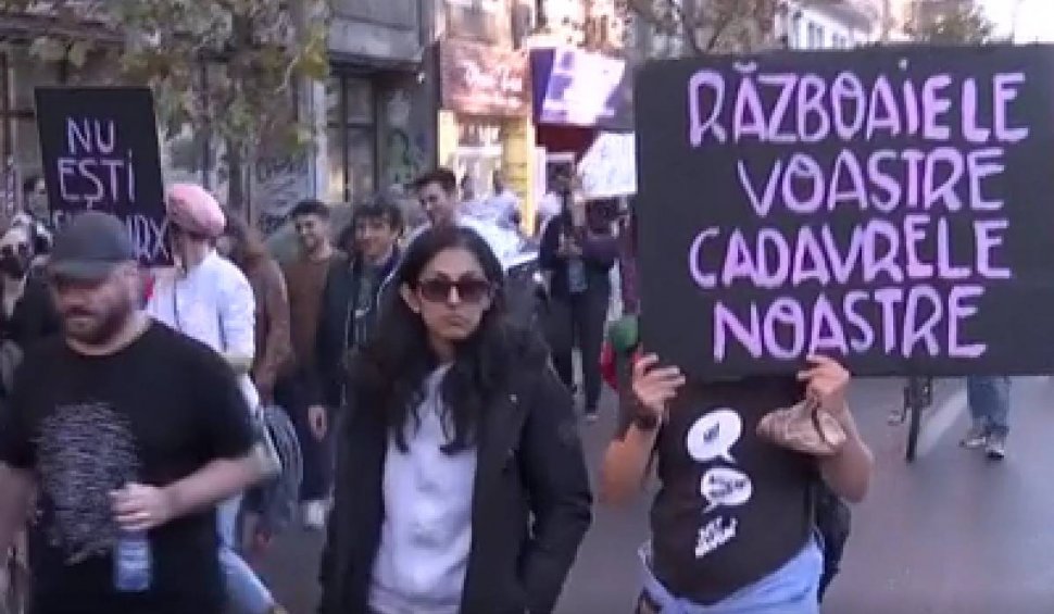 Sute de participante la marșul împotriva violenței asupra femeilor: "Tăcerea nu este o soluţie"