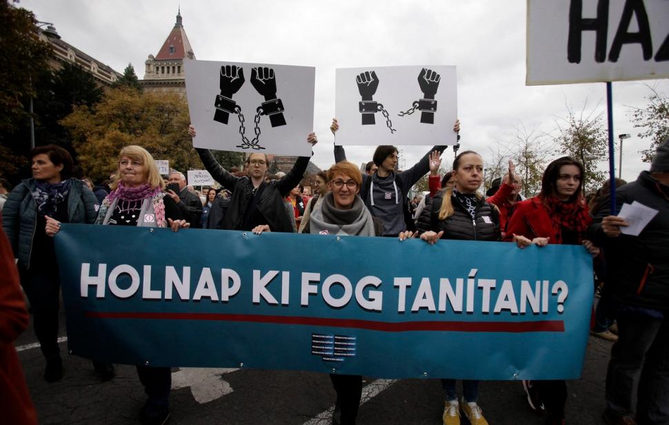 Protest masiv în Budapesta împotriva guvernului şi a inflaţiei galopante: „Orban, dispari!” 796260