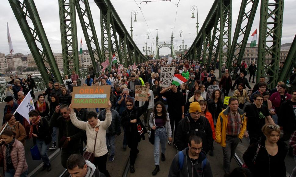 Protest masiv în Budapesta împotriva guvernului şi a inflaţiei galopante: „Orban, dispari!” 796262