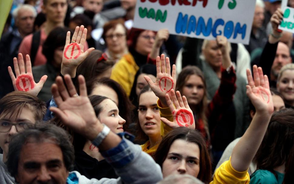 Protest masiv în Budapesta împotriva guvernului şi a inflaţiei galopante: „Orban, dispari!” 796263
