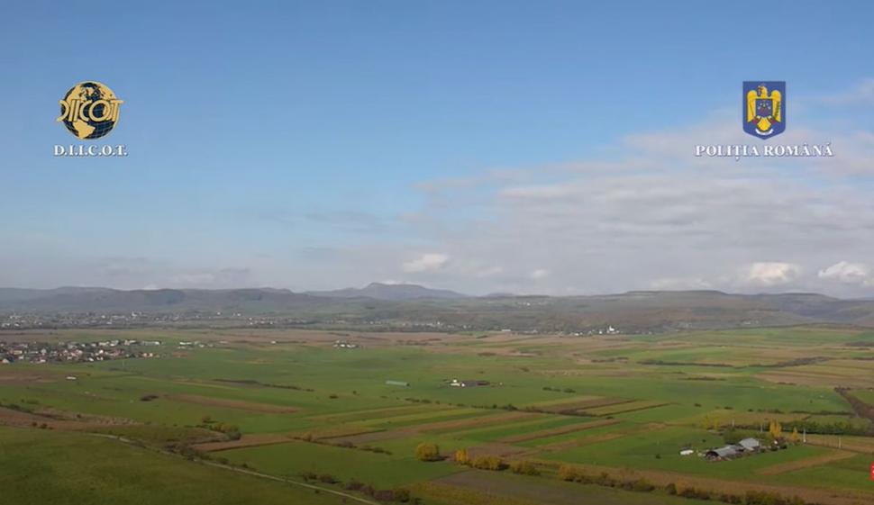 Saci cu bijuterii, bani şi lingouri, găsite ascunse la un transportator care opera în Iaşi. Poliţia are un cerc de 29 de suspecţi 796163