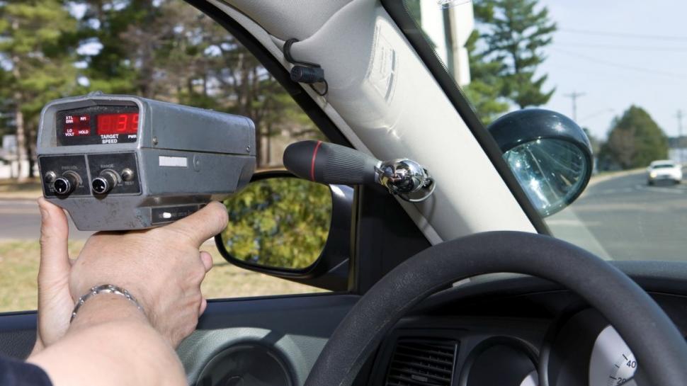 Amenzi extrem de mari pentru șoferii care depășesc viteza legală pe străzile din România