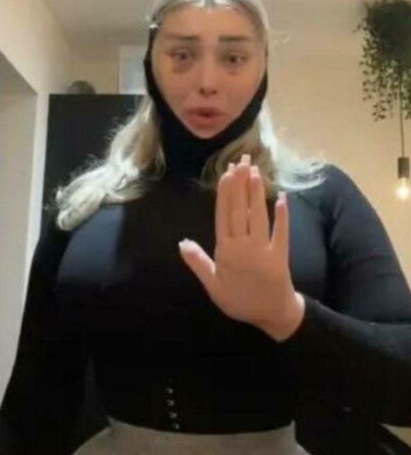 Un model spune că "i-a explodat capul" în timp ce era în avion. "Am auzit un zgomot puternic, apoi inima a început să îmi bată cu putere" 796418