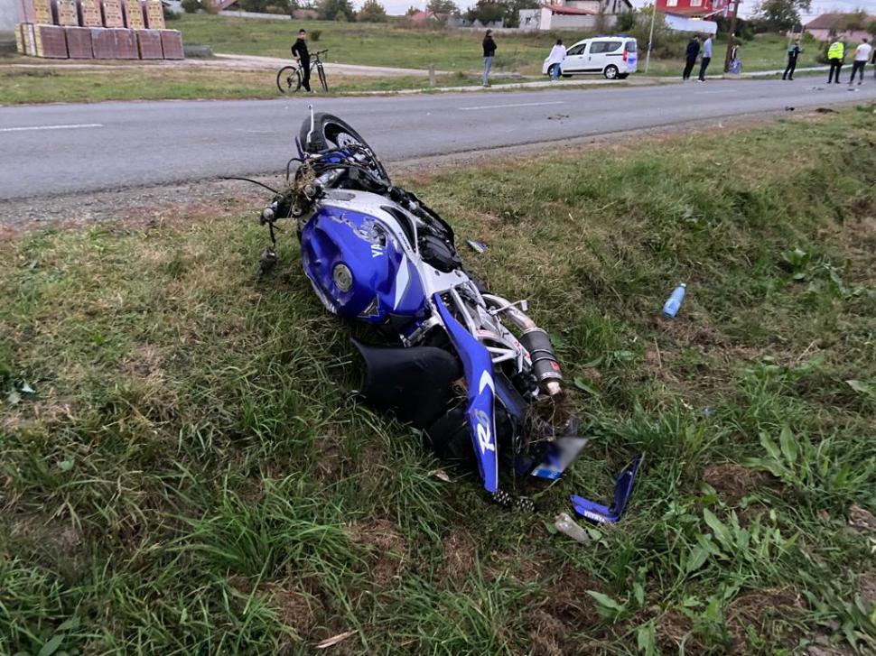 Accident tragic în judeţul Arad! Un tânăr motociclist şi-a pierdut viaţa, după ce a intrat în plin într-o betonieră 796581