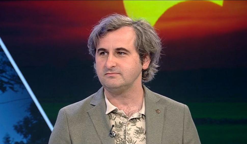Ce apare noaptea pe cer. Adrian Şonka: "Se vor speria toți oamenii. E ca o stea roșie, portocalie" 796821