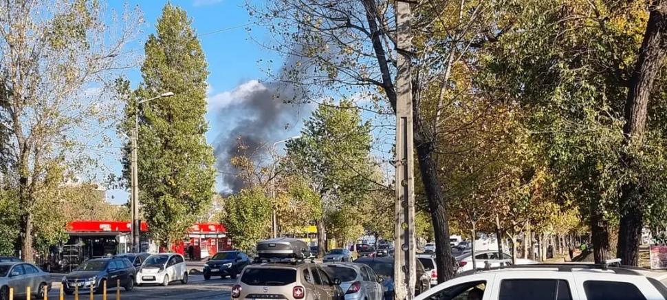 Incendiu cu degajări mari de fum în cartierul Pantelimon din Bucureşti 796921