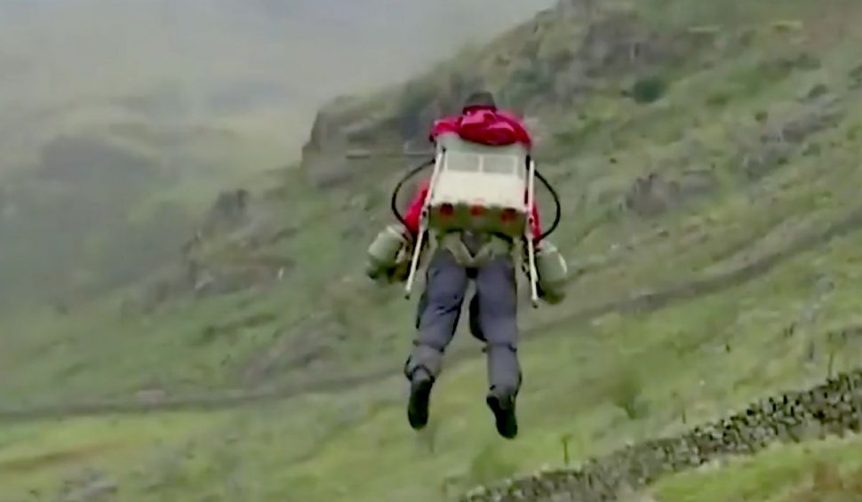Costumul de zbor care îi transformă pe paramedici în supereroi