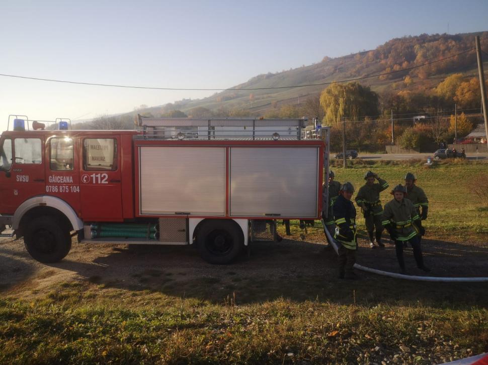 Incendiu de proporţii la o biserică veche de peste 200 de ani din Bacău 797138