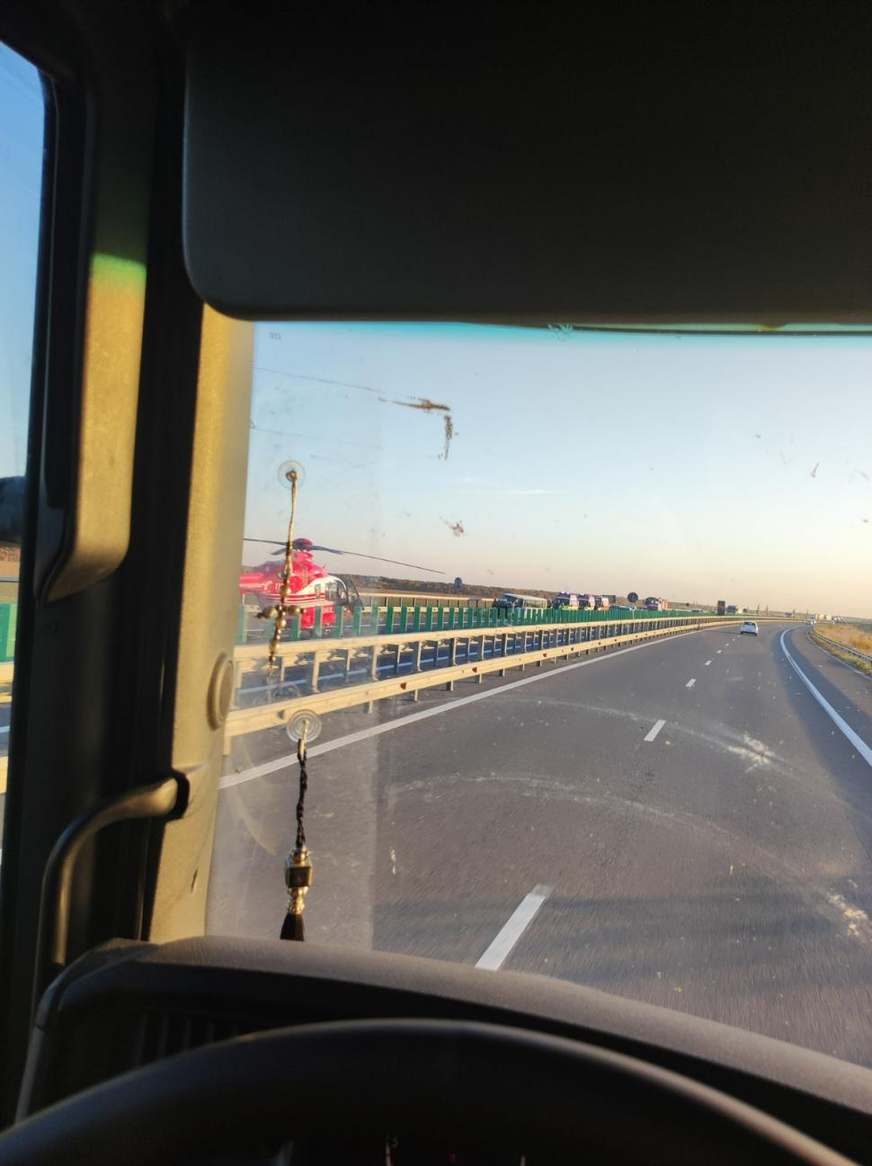 Accident pe A3, în Ilfov. Un microbuz cu 7 pasageri a fost implicat | Traficul rutier este blocat  797086