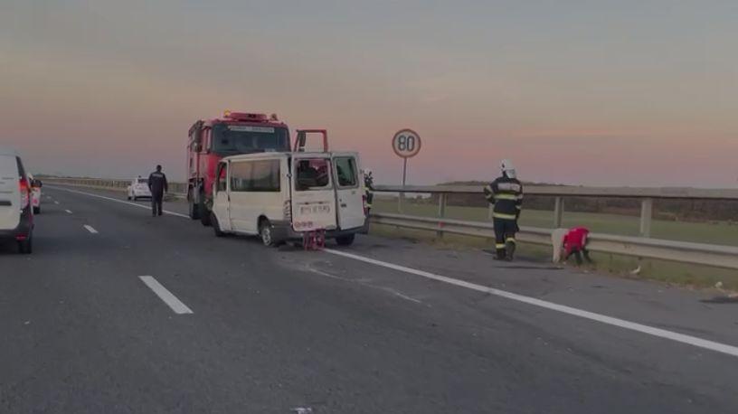 Accident pe A3, în Ilfov. Un microbuz cu 7 pasageri a fost implicat | Traficul rutier este blocat  797094