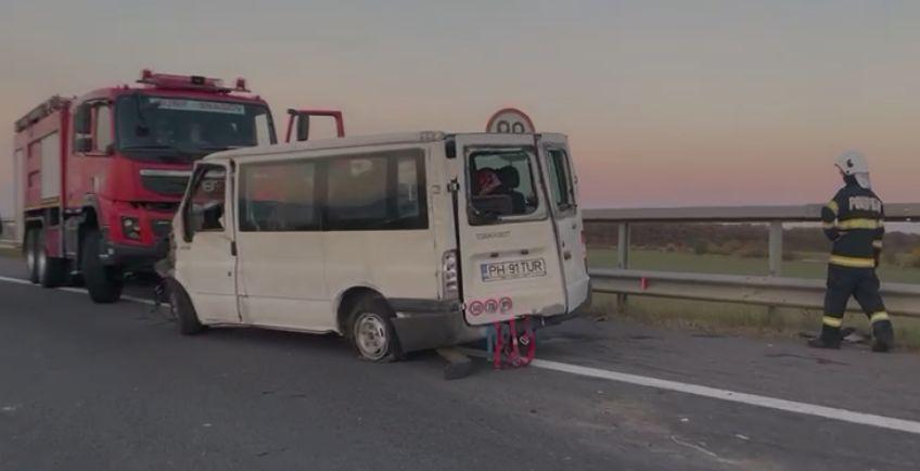 Accident pe A3, în Ilfov. Un microbuz cu 7 pasageri a fost implicat | Traficul rutier este blocat  797095