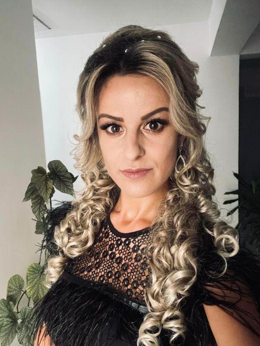 Ea este tânăra care a murit în cumplitul accident produs între Panciu şi Tişiţa. Nina avea doar 31 de ani 796974