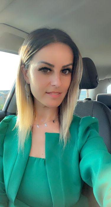 Ea este tânăra care a murit în cumplitul accident produs între Panciu şi Tişiţa. Nina avea doar 31 de ani 796976