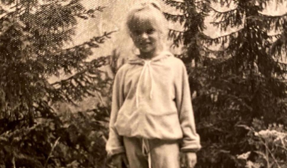 Recunoşti fetiţa? Azi are o voce de aur şi a ajuns una din cele mai importante femei din showbizul românesc 797283