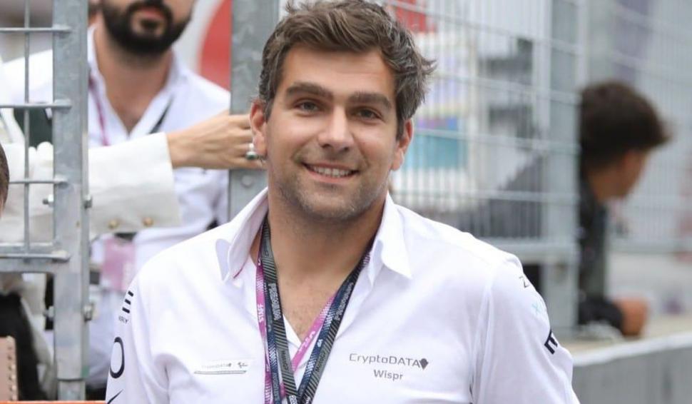 Cine e românul care participă la petrecerea miliardarilor, alături de Elon Musk, la castelul Bran 797248