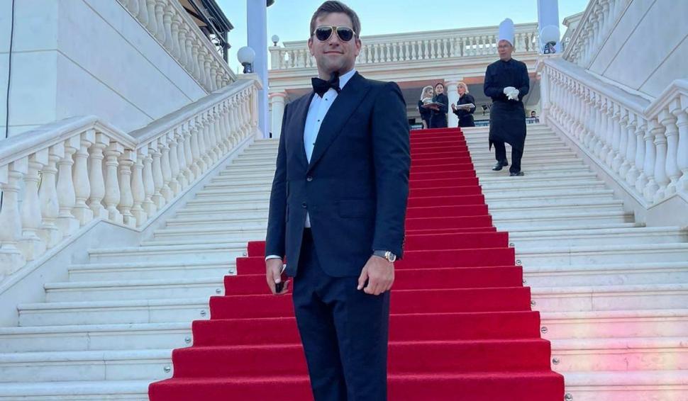 Cine e românul care participă la petrecerea miliardarilor, alături de Elon Musk, la castelul Bran 797253