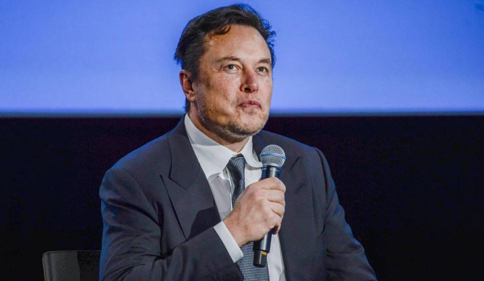 Cine e românul care participă la petrecerea miliardarilor, alături de Elon Musk, la castelul Bran 797260