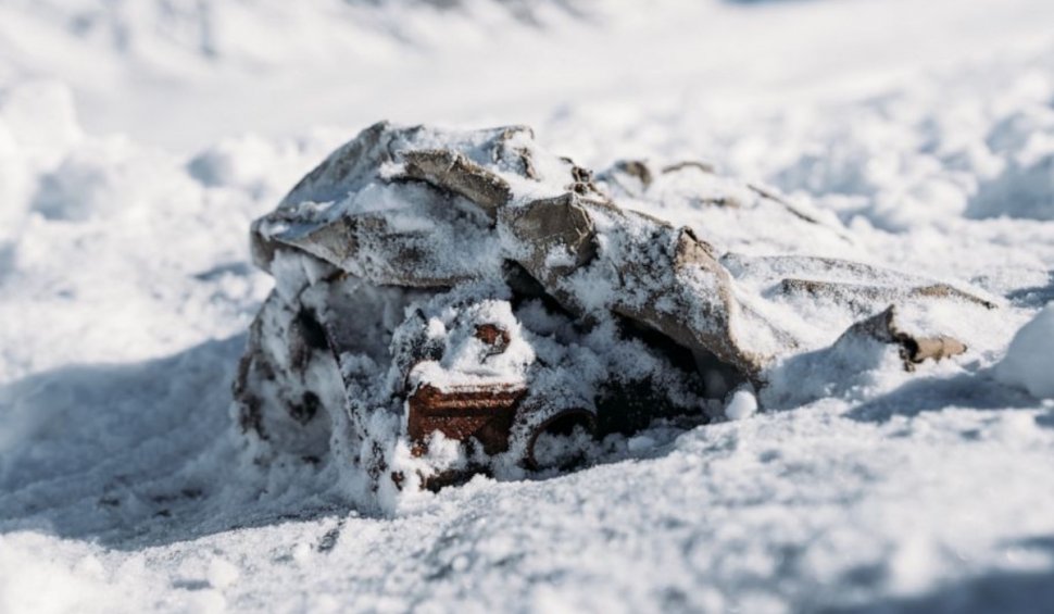 Aparatele foto istorice ale unui explorator, descoperite pe un gheţar din Canada după 85 de ani. Ce arată pozele developate