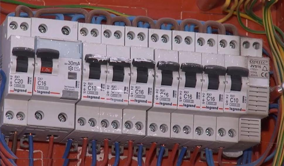 Preț unic la energie pentru toți românii! Coaliția vrea să renunțe la pragurile actuale de compensare | Schimbări majore la facturi