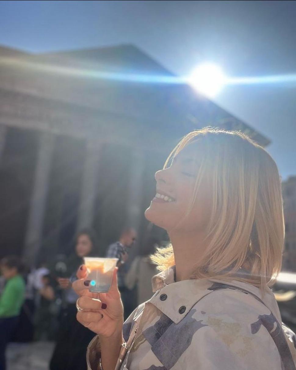 O recunoști? Azi este una dintre cele mai iubite prezentatoare din România 797345