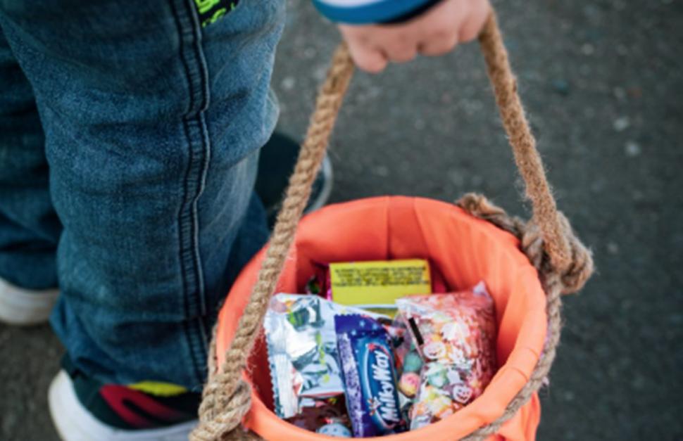 Ce a găsit o mamă în dulciurile pe care le-au primit copiii ei de Halloween: "Ar fi putut fi fatal"