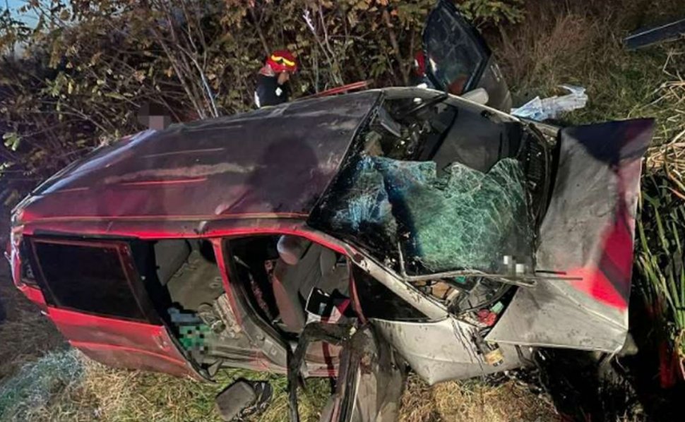 Doi oameni au murit după ce maşina lor s-a răsturnat pe DN 5, în Giurgiu