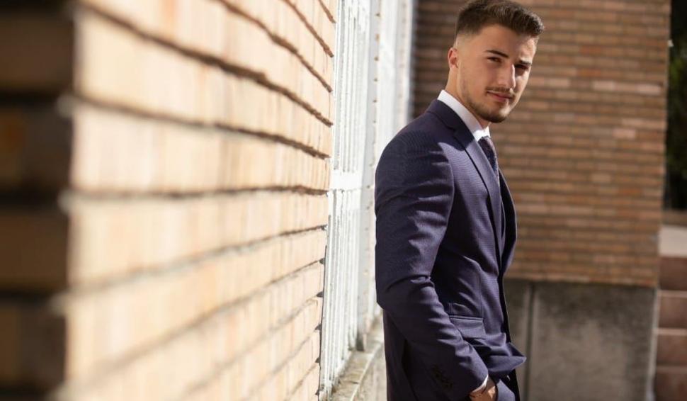 Andrei a murit la 19 ani, după ce maşina în care era a rupt doi stâlpi, s-a izbit de un copac, apoi s-a făcut bucăţi, în Argeş 797730