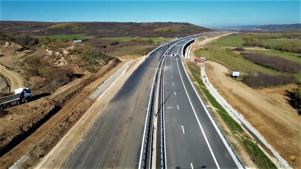 Cum arată primii kilometri din autostrada Sibiu-Pitești. S-ar putea deschide circulația din decembrie 797792